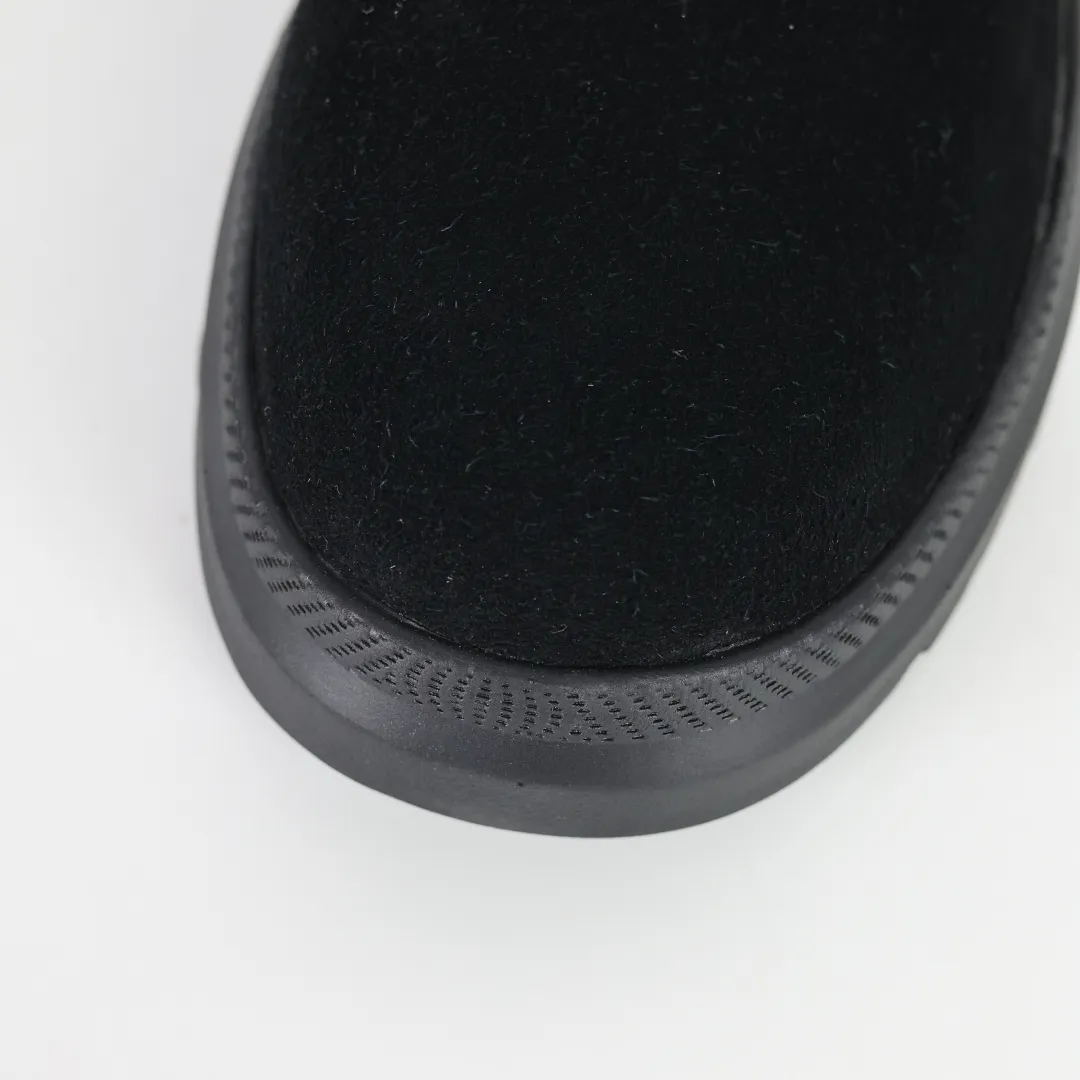 Copywriting price 💰700 The core recommendation is good price UGG sheepskin and fur integrated snow boots platform is exclusively for foreign trade UGG Burleigh Chukka men's mid-top snow boots 1151773 Produced by the production line of a ten-year-old brand shoemaking factory. Pay attention to every detail. Longfeng A-grade genuine sheepskin and fur integrated. Created in full compliance with the ZP process. Size: 40 41 42 43 44 45